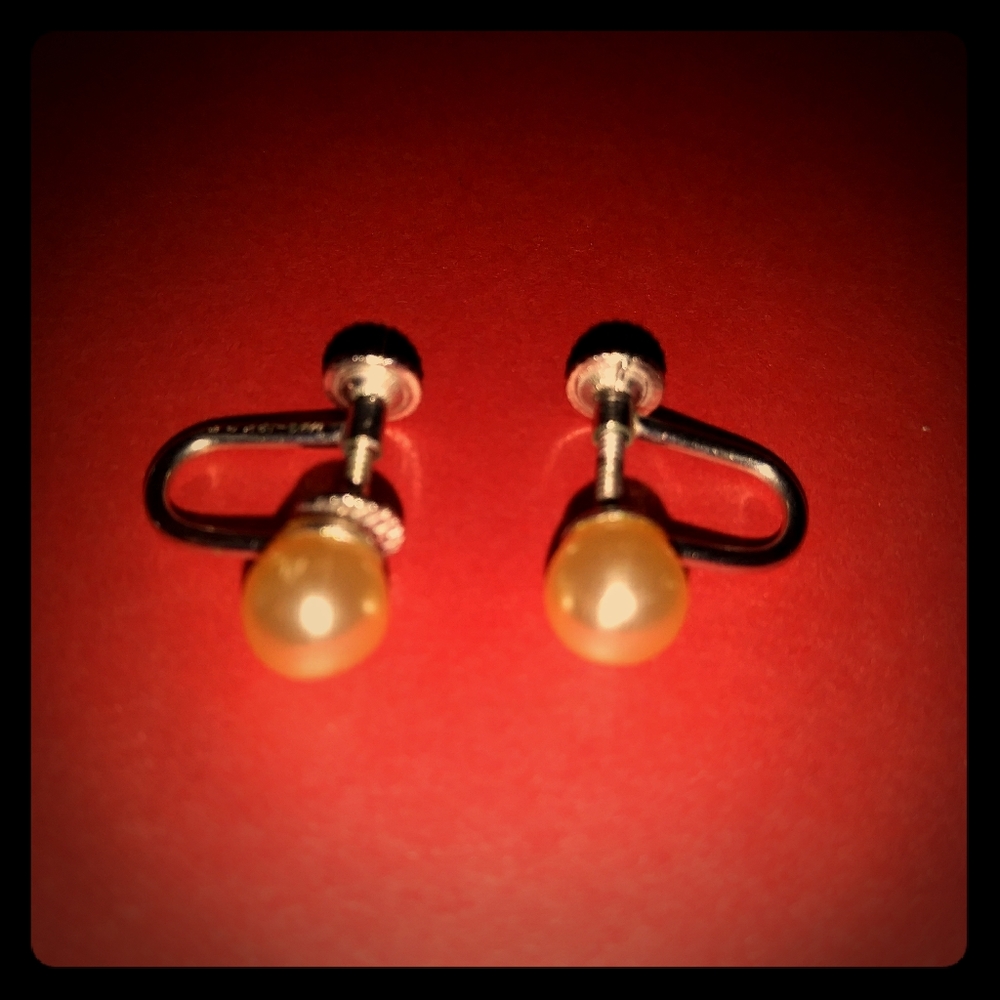 Vintage Pearl Screw Clip Earrings A4